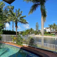 Charming 4 Bedroom Waterfront Home W/ Pool Near Casino