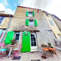 Sunny house in Fayence with terrace