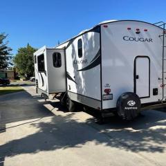 Cozy RV 1BR 1BA Private Entrance+ Parking