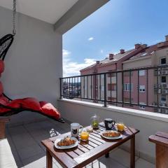 Cliffside Breeze Apartment