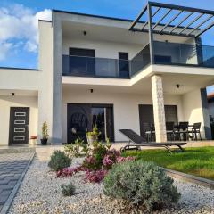 Villa Adria near Šibenik, 90 meters from the sea