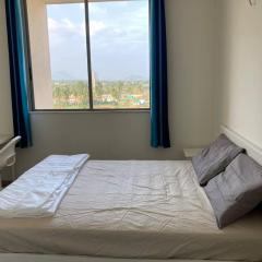 Private room with air conditioning with private but non-attached bathroom Near airport