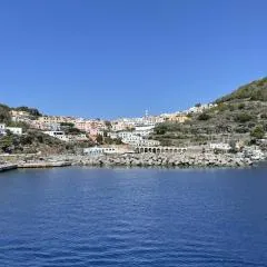 Casa Spaziosa al centro di Ustica