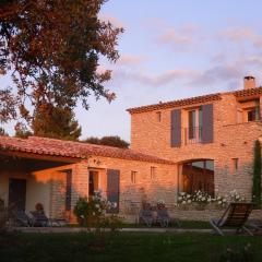 Superb air-conditioned house with heated pool in Gordes - by feelluxuryholydays