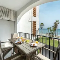 Dona Lola Micaela Beach front duplex apartment with open sea and beach views located between Marbella and Fuengirola - Costa del Sol - CS148