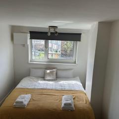 Cheerful double room for single use