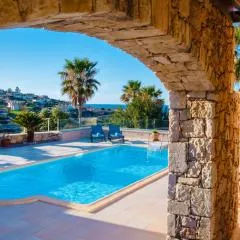 Kiki's Seaview Villa