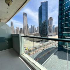 Manzil - Luxurious Studio Near Downtown Dubai with large balcony and Dubai Canal Views