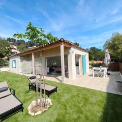 Maisonnette avec 2 chambres climatisée en face de la plage de Gigaro