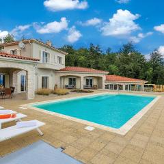 Family villa in Veprinac with a swimming pool