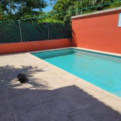 Casa en condominio monterrico