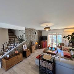 Sublime Villa Climatisée Familiale avec Extérieurs Spacieux – Quartier Calme - FR-1-388-215