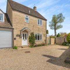 Elvington Cottage - Family-friendly cheerful house at the heart of the Cotswolds