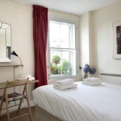 Royal Mile Apartment, 1 minute from the castle.