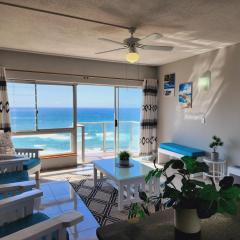 Santana 804 Beachfront Apartment with spectacular sea views
