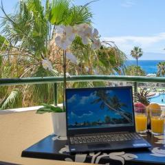 Apartment in front of the ocean