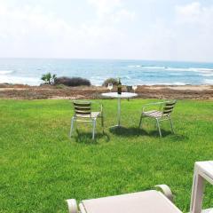 Sea Front Villa, Heated Private Pool, Amazing location Paphos 323