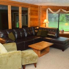 Seven Springs Stoneridge 3 Bedroom Standard Condo, walking distance to slopes! condo