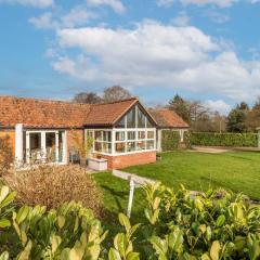 Easy Access to Cromer, Sheringham, The Norfolk Broads and the Seaside - Woodfalls Barn