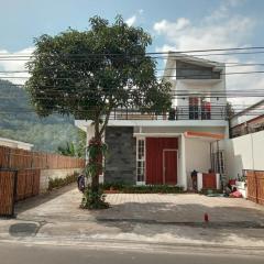 Cahaya1 villa and Guest House