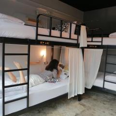 Jeune Hostel Chiang Mai - Chang Phuak