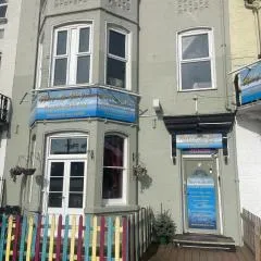 Henrys on the Prom