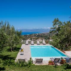 Villa Maria con piscina e vista mare