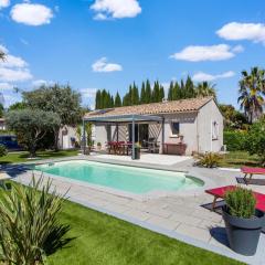 Nice holiday home in Provence-Alpes-Côte d'Azur with pool