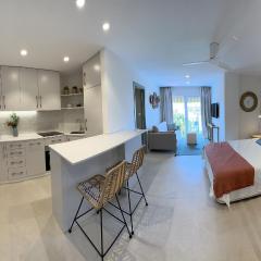 Espectacular estudio en Puerto Cabopino RECIEN REFORMADO