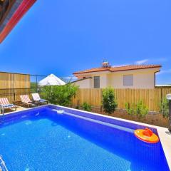 Comfy Villa Ipek with Pool