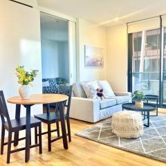 Contemporary 2-Bed Apartment in Melbourne CBD