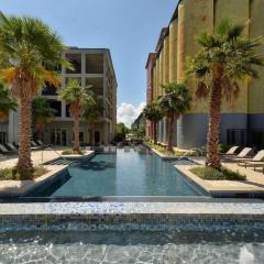 Vibrant Downtown Studio Wifi Pool Gym