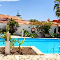 Villa Océano with private heated pool, aircon and Seaview