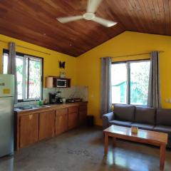 Casa Coco Marbella with AC, Swimming Pool, Skate Bowl & walking distance Beach for Surfers and Nature Lovers