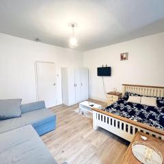 One bedroom close to Hyde Park #01