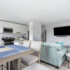 Sleek 1 Bedroom Apartment Plus Balcony 30 Mins to NYC