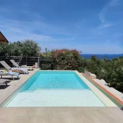 3 Bedroom Villa La Calarossa Bay - Private Heated Pool & Whirlpool - Beach Side