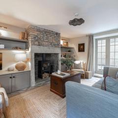 Farriers Cottage-Tranquil Haven, Central Location!