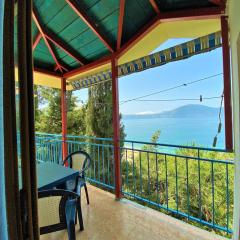 Ramo's Cozy Beachside Haven with Panoramic Views - 2nd
