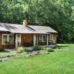 2BR chalet w hot tub, porch & refreshing views