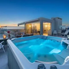 Oasis Mar - Top floor with private seaview hot tub