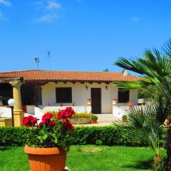 One bedroom appartement with enclosed garden and wifi at Parabita 7 km away from the beach