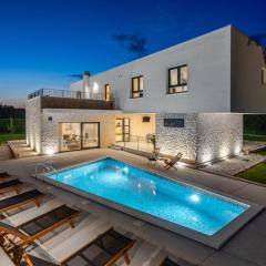 Modern Villa M30 with private pool, 3 en-suite bedrooms