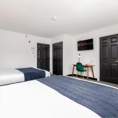 CozySuites CWE 2 queen bed suite