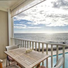 Oceanfront Condo & Walking Distance to Beach and Town- Hale Kona Kai 207 by Casago Kona