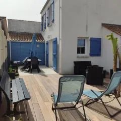 Maison ensoleillée proche plage de la Grière, 4 pers., terrasse, WiFi, parking privé - FR-1-194-239