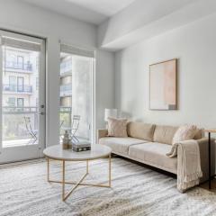 Woodland Hills 1BR w Pool Gym nr Warner Center LAX-665