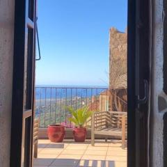 Corse Balagne Cateri au dessus de Corbara - Logement Maison de Charme 80m2 -Terrasse vue inoubliable 40m2 - 4 personnes - Coup de coeur assuré