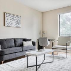 North Hollywood 1BR w gym pool near shops LAX-584