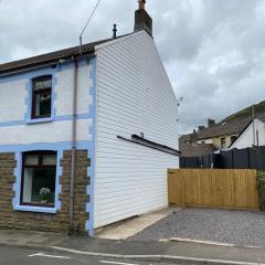 Rhondda Tunnel Cottage by StayStaycations